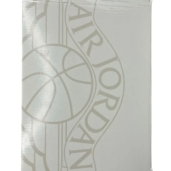 Jordan Women’s White and Blue Sneakers Size 8 - Picture 9 of 10